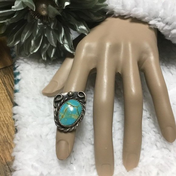 Vintage Handcrafted Navajo Indian Western Sterling and Turquoise Ring Size 3.5 - Picture 10 of 12